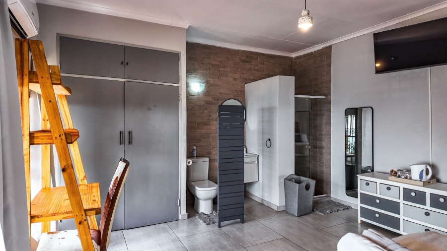 7 Bedroom Property for Sale in Waterkloof A H North West